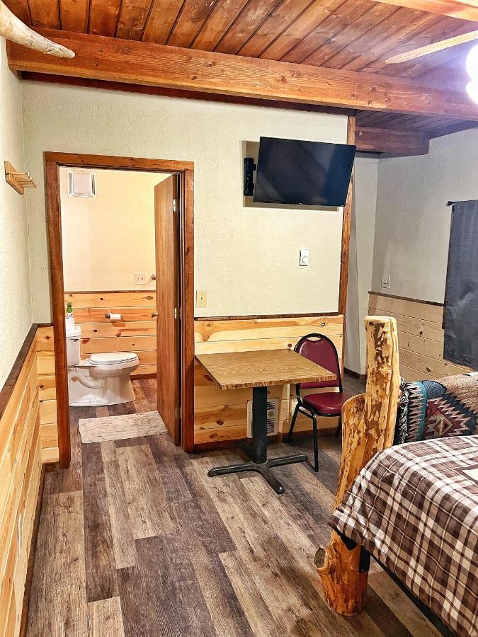 The Lodge At Devils Tower Exterior photo